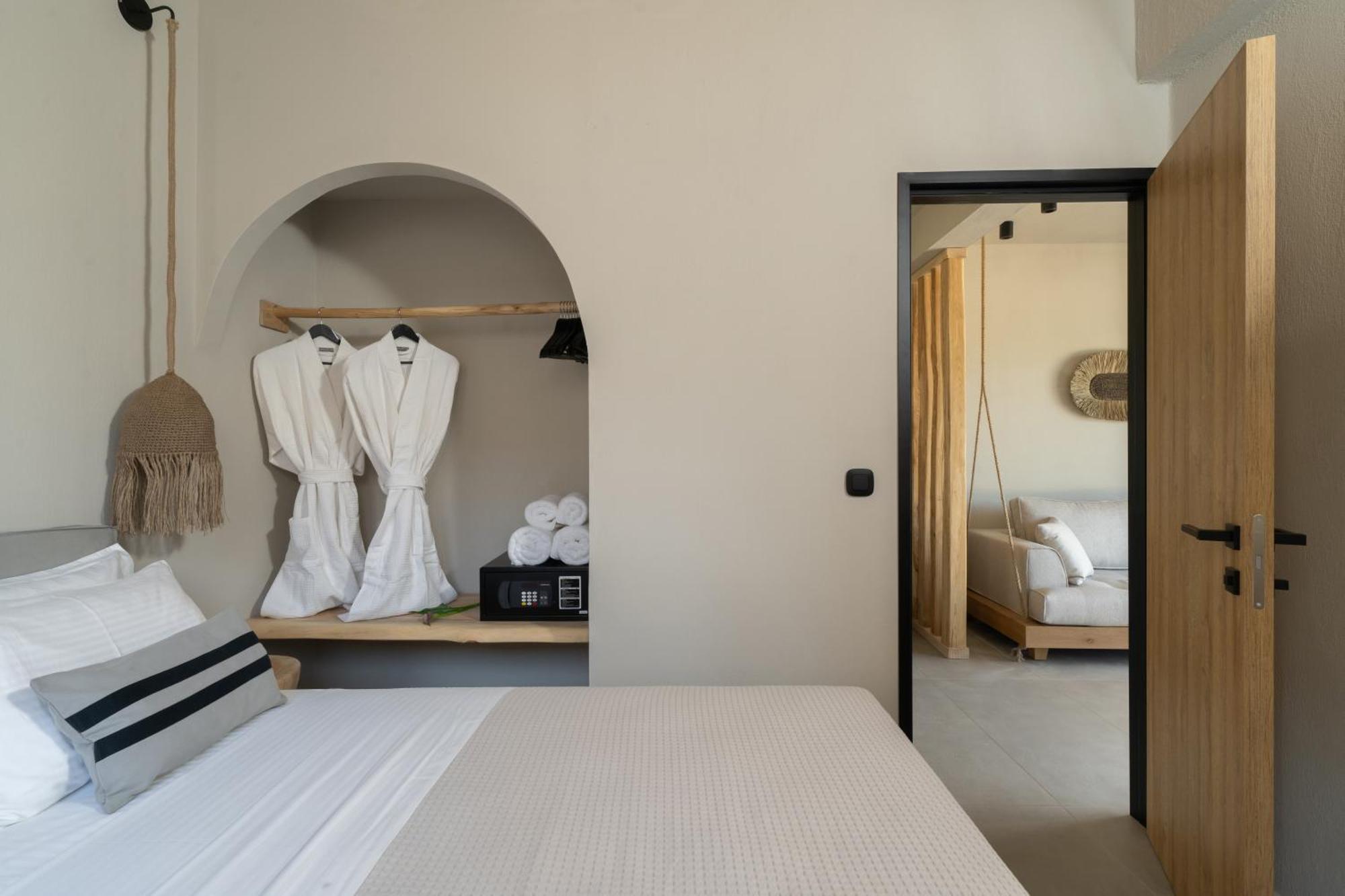 Amo Golden Suites Khrysi Ammoudia Eksteriør bilde