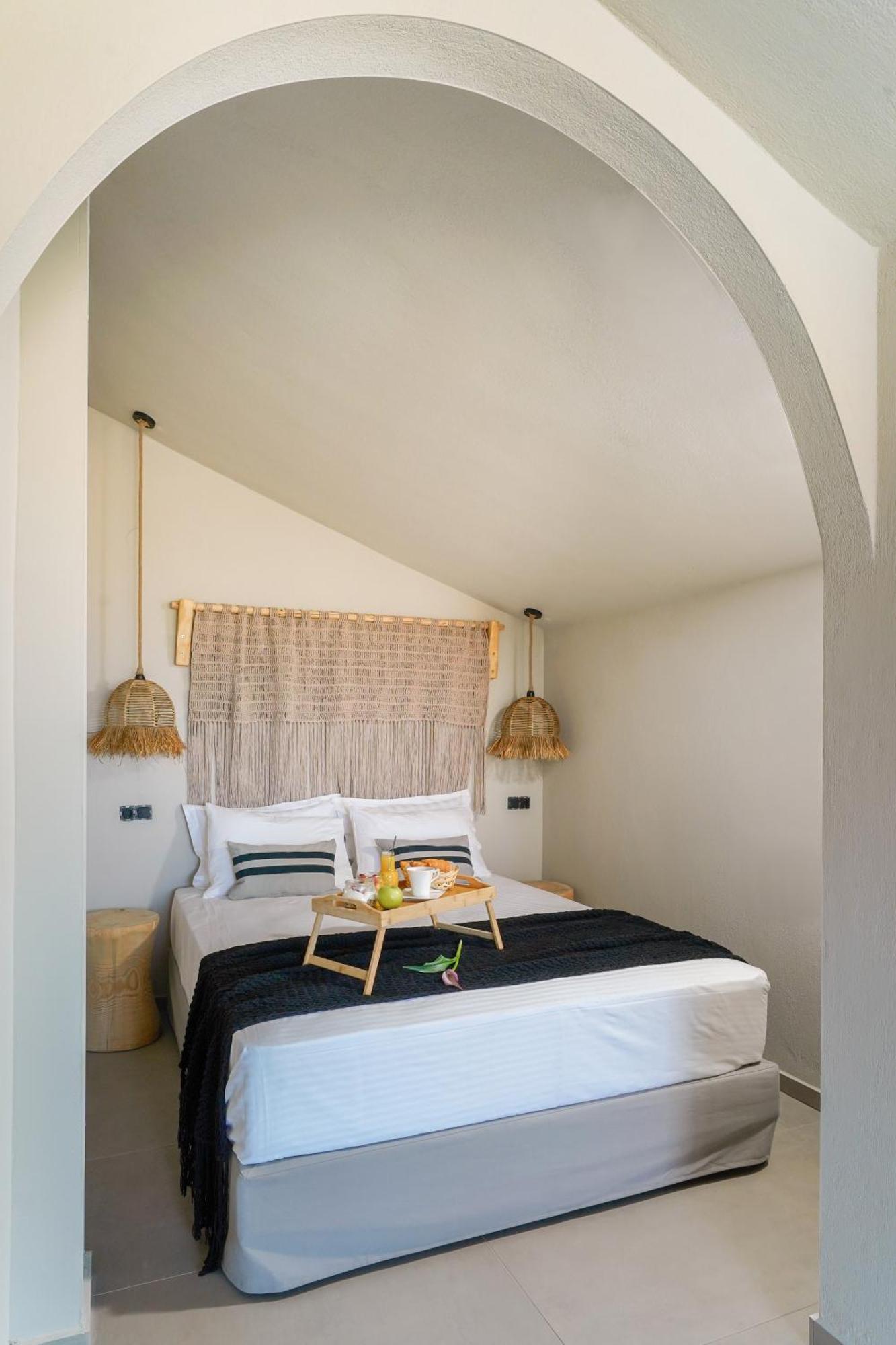 Amo Golden Suites Khrysi Ammoudia Eksteriør bilde
