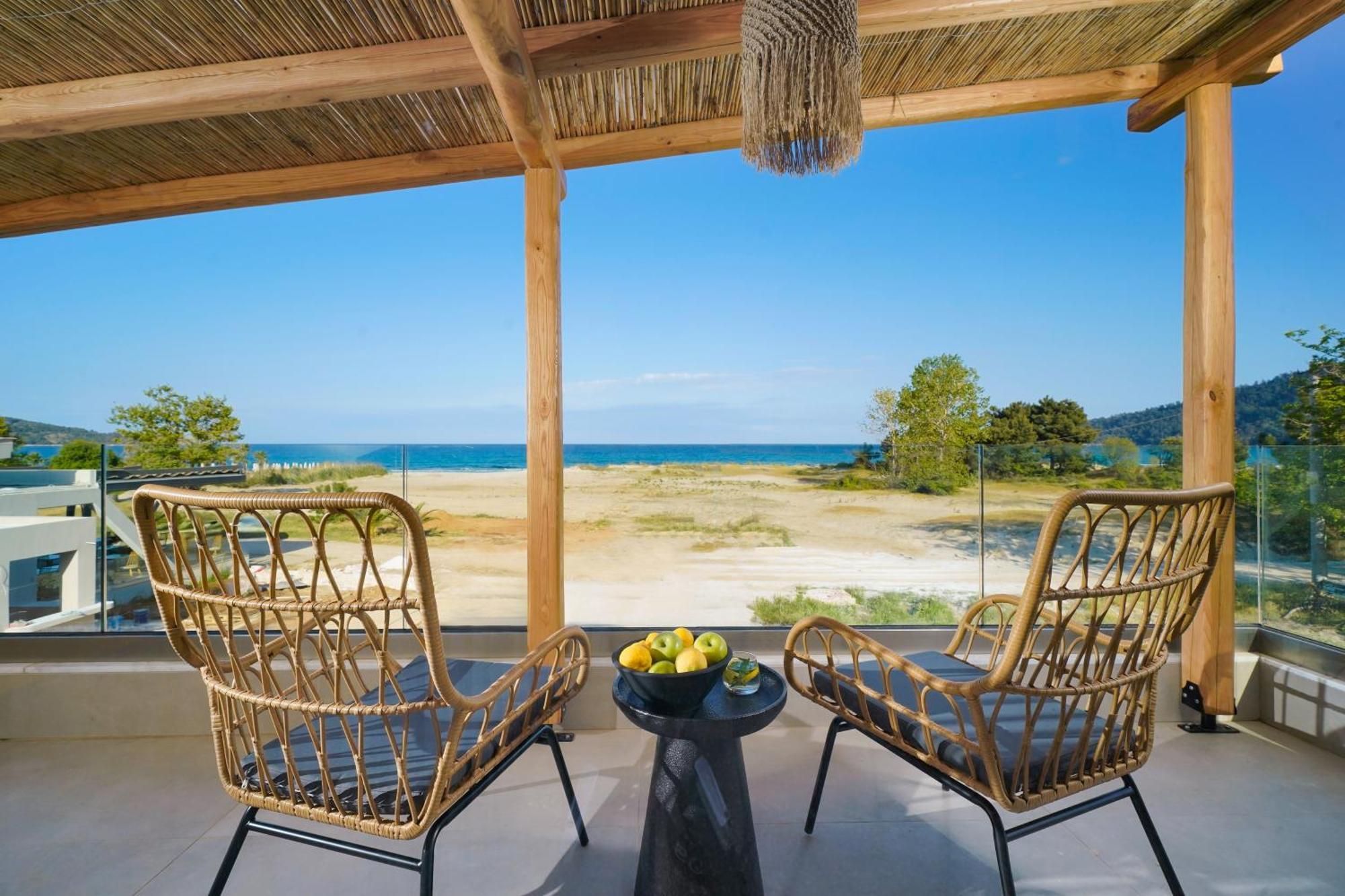 Amo Golden Suites Khrysi Ammoudia Eksteriør bilde