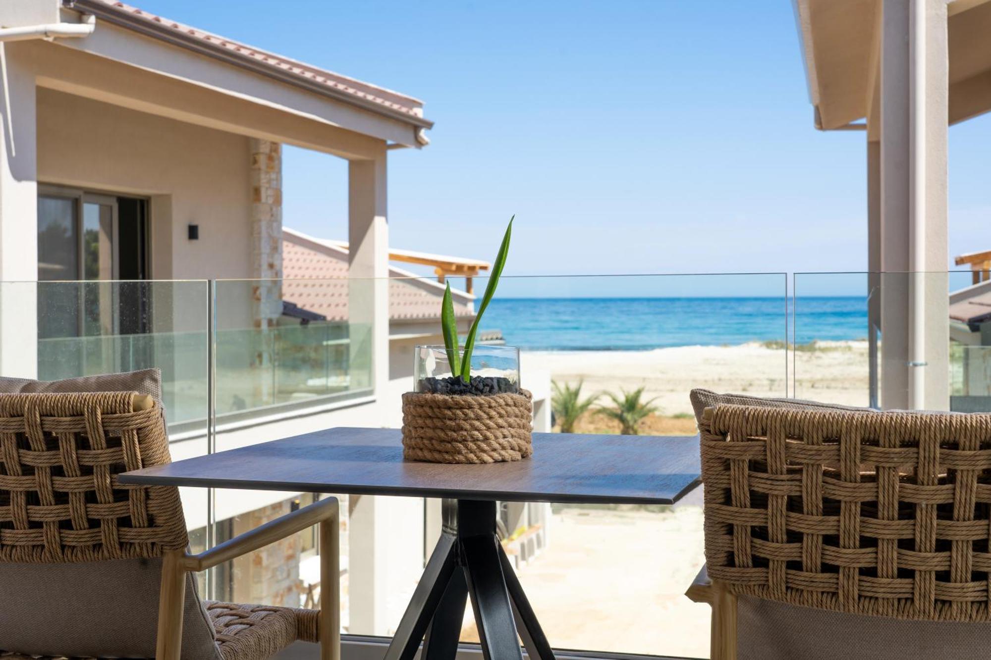 Amo Golden Suites Khrysi Ammoudia Eksteriør bilde