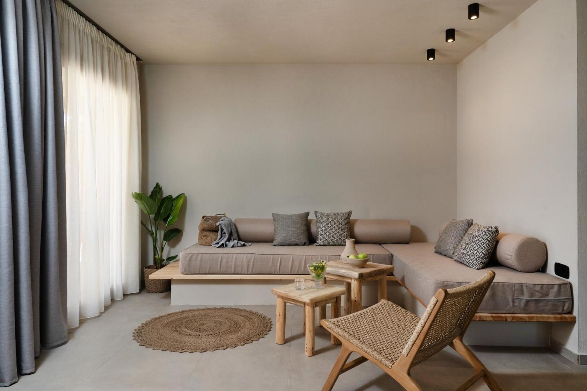 Amo Golden Suites Khrysi Ammoudia Eksteriør bilde