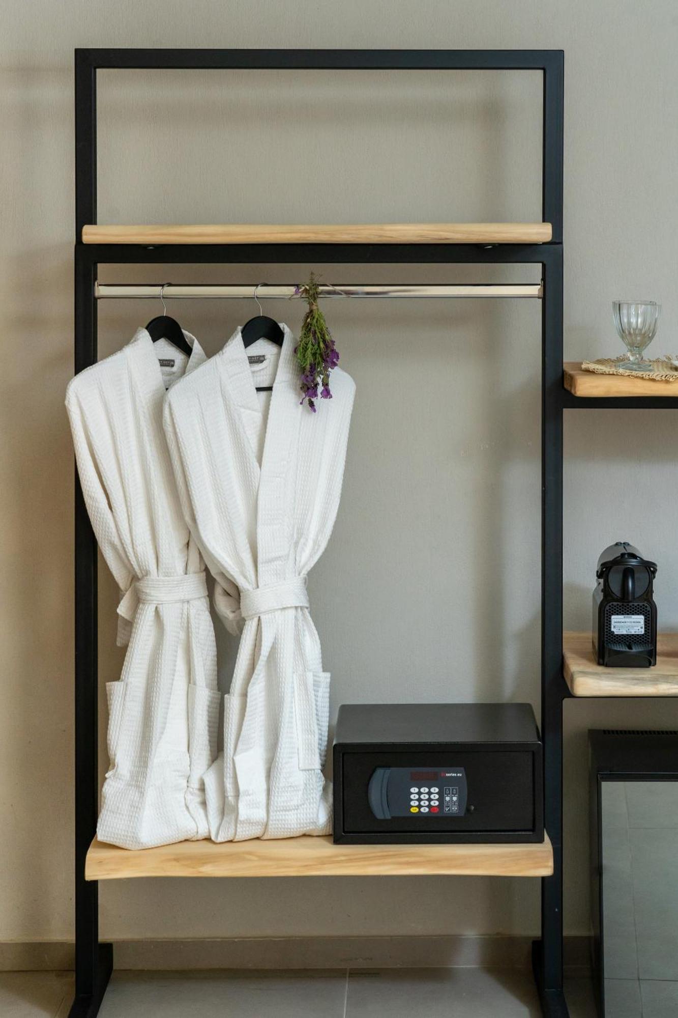 Amo Golden Suites Khrysi Ammoudia Eksteriør bilde