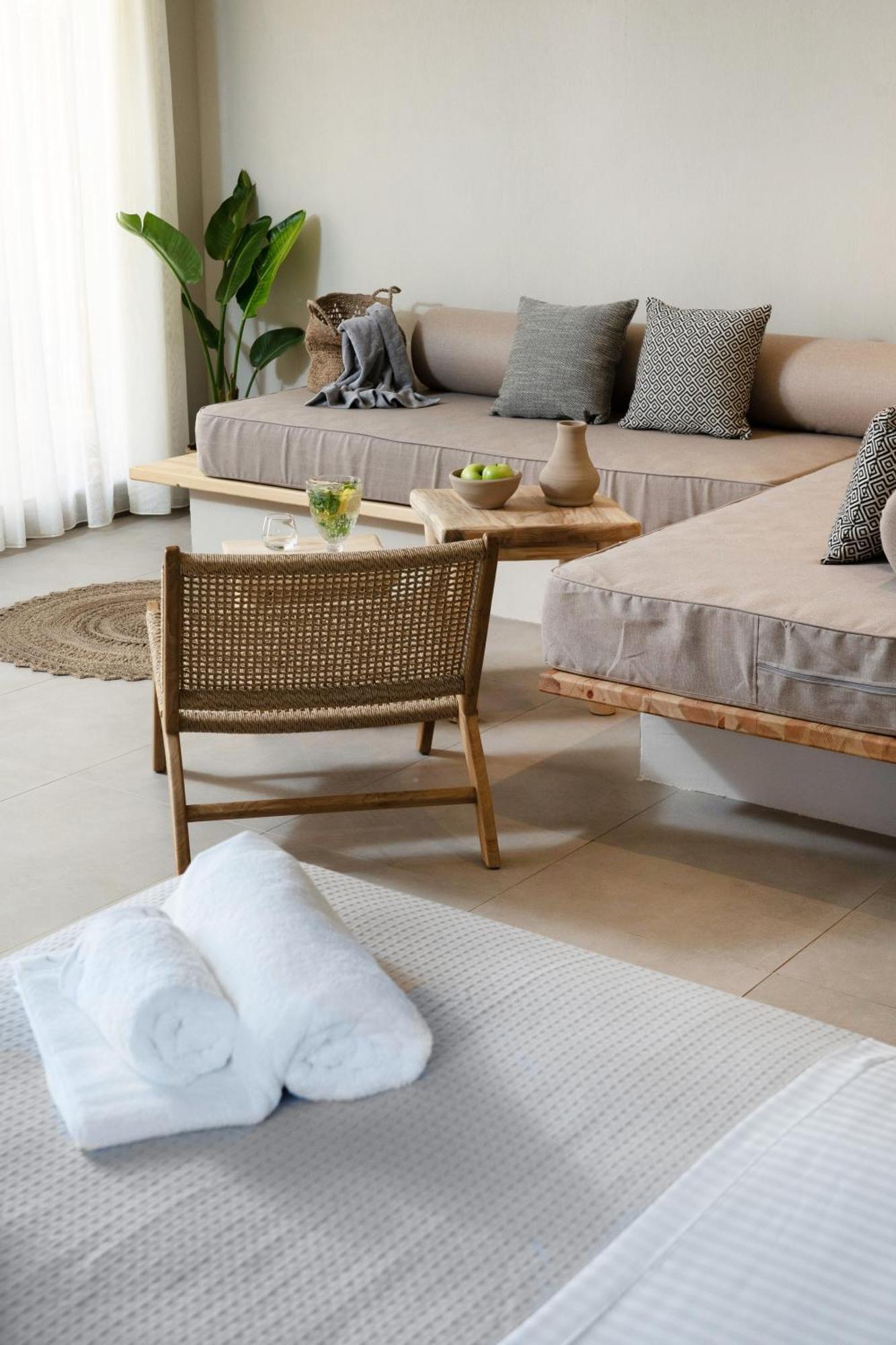 Amo Golden Suites Khrysi Ammoudia Eksteriør bilde